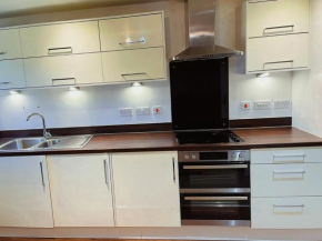 Soulful 2-bed 2-bath With Parking, Ultra Quite Atmosphere